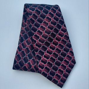 A Sharp Looking Reddish Black Patterned Tie Size (OS)